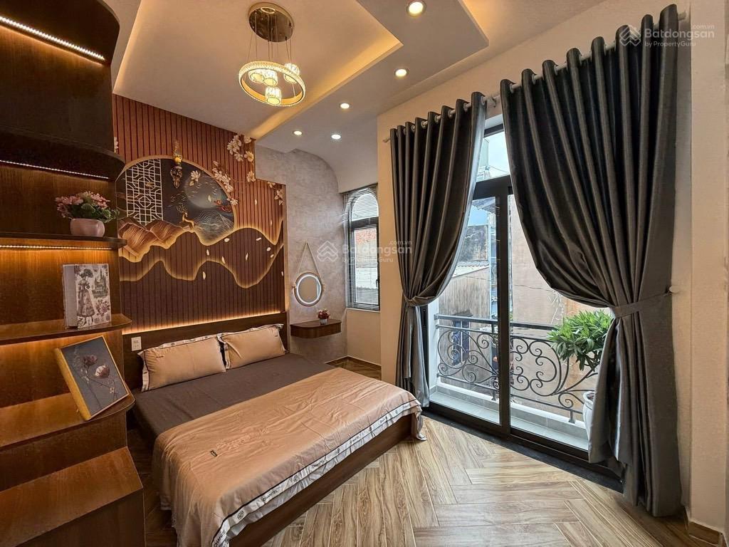 Bán gấp nhà 4m x 9m đúc 3 lầu full nội thất.phạm văn chiêu,quận gò vấp