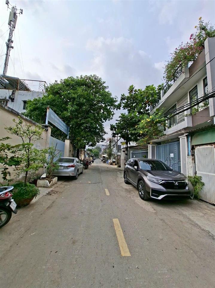 Cho con du học bán gấp nhà 68m2 mặt tiền lê lai, p. 4, q. gò vấp