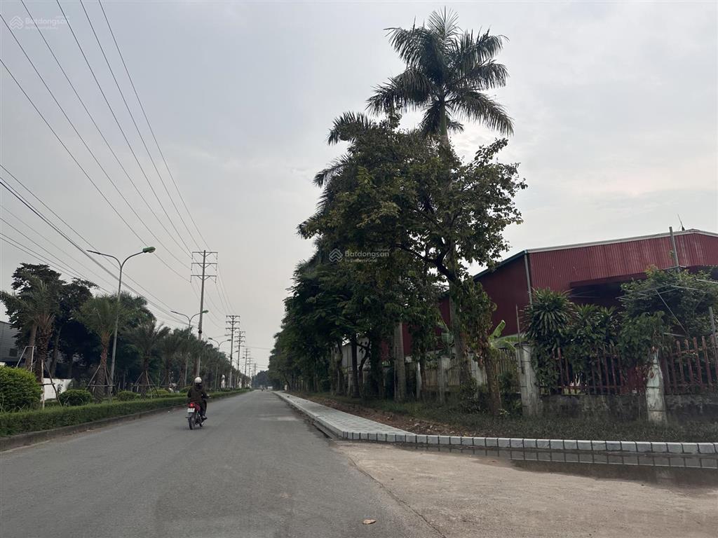 Cho thuê kho xưởng kcn thạch thấtquốc oai, hà nội
 diện tích 3000m2 (có cắt 1500m2)