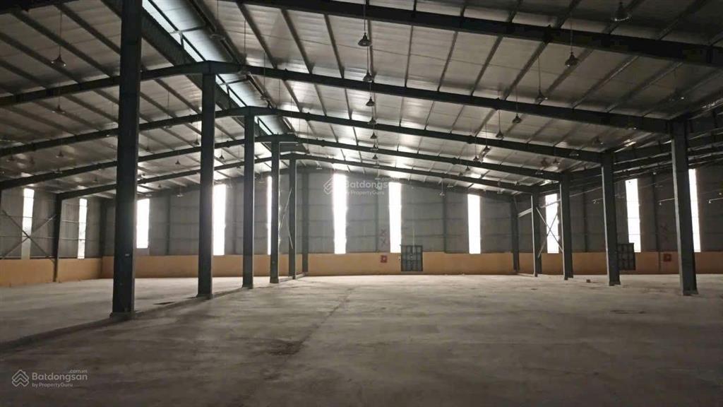 Cho thuê kho xưởng kcn thạch thấtquốc oai, hà nội
 diện tích 3000m2 (có cắt 1500m2)