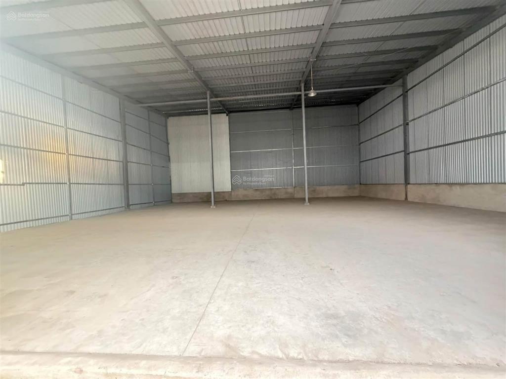Cho thuê 250m2 kho xưởng tại khu đất dịch vụ lại yên, gần trục đường 3.5, xưởng mới dựng