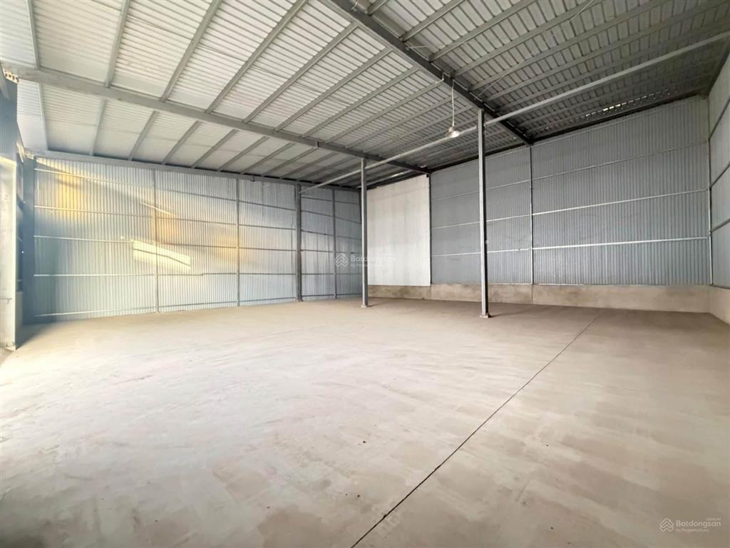 Cho thuê 250m2 kho xưởng tại khu đất dịch vụ lại yên, gần trục đường 3.5, xưởng mới dựng