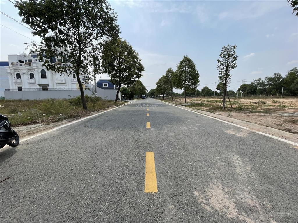 Chính chủ cần bán gấp lô đất 10x30 mặt tiền đường số 93 tđc phú chánh d giá tốt