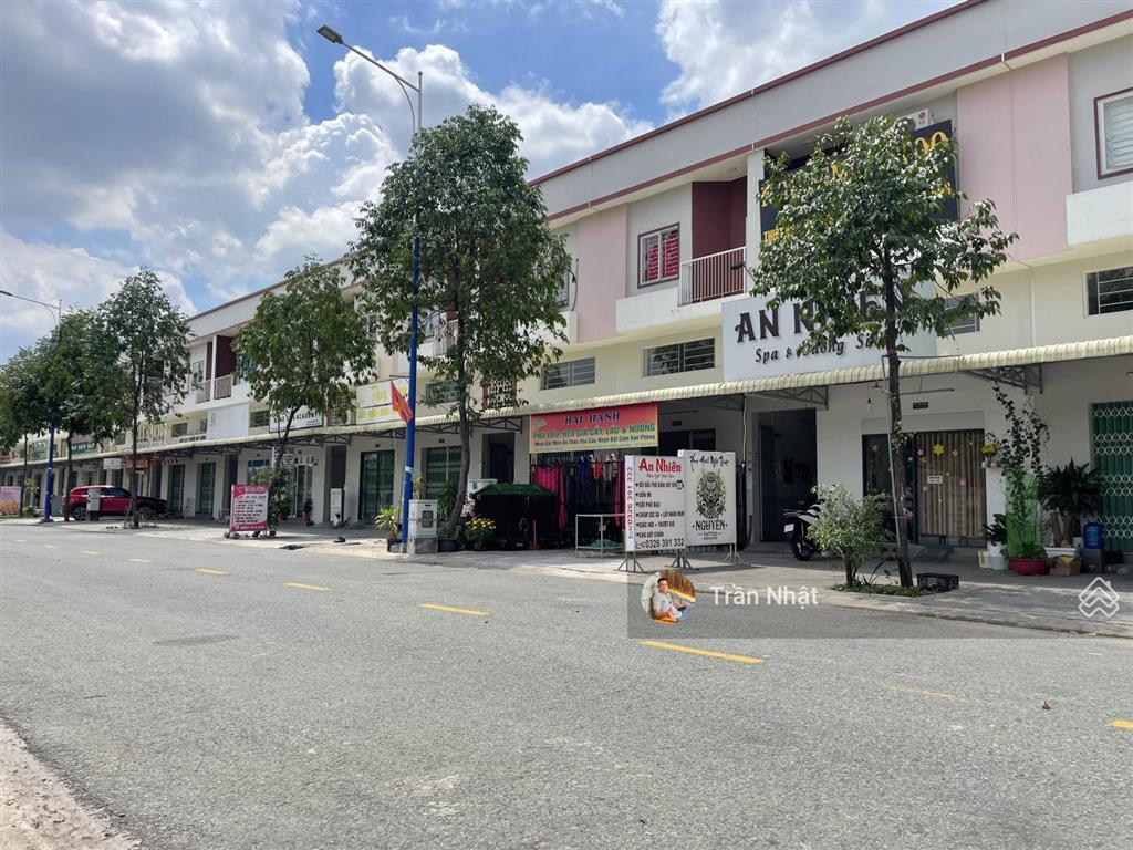 Chính chủ bán gấp căn nhà và 4 phòng trọ đang cho thuê 10tr/tháng tại trung tâm tp mới bình dương