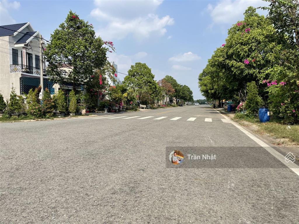 Chính chủ gửi bán lô góc 2 mặt tiền siêu đẹp khu tđc phú chánh c, tp mới