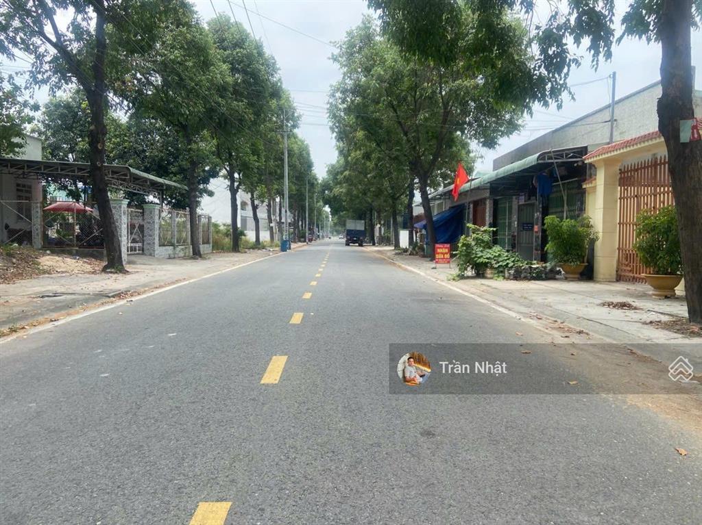 Chính chủ cần bán gấp lô đất mặt tiền đường d9 khu tđc hoà lợi  trung tâm tp mới giá tốt