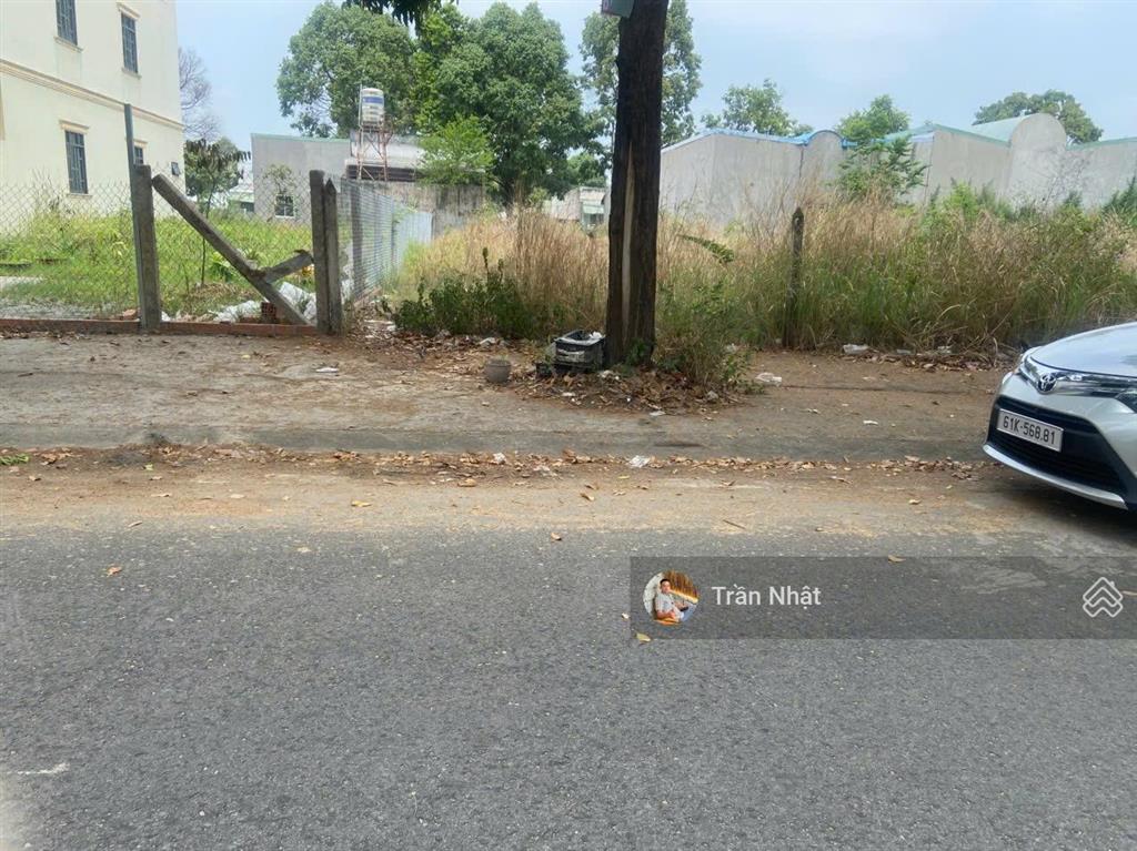 Chính chủ cần bán gấp lô đất mặt tiền đường d9 khu tđc hoà lợi  trung tâm tp mới giá tốt