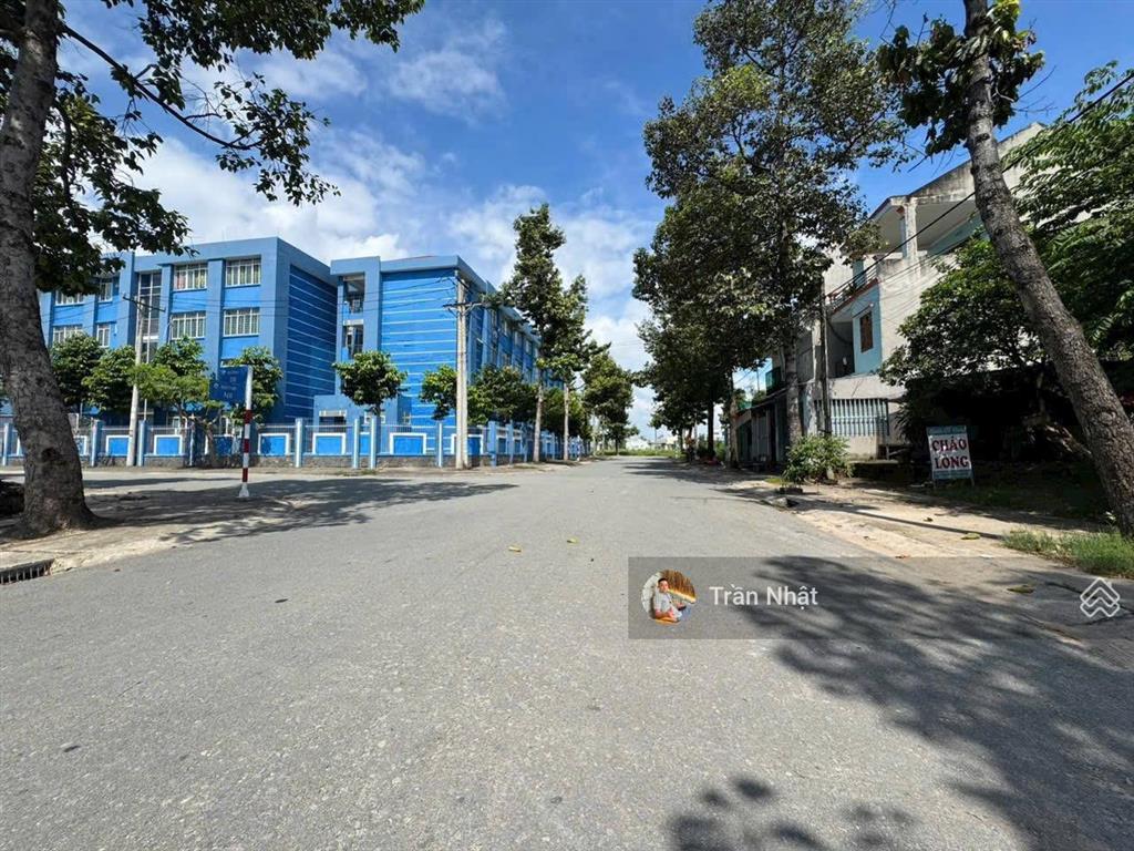 Chính chủ gửi bán góc 2 mặt tiền đường d3 và n9 siêu đẹp tại tp mới bình dương