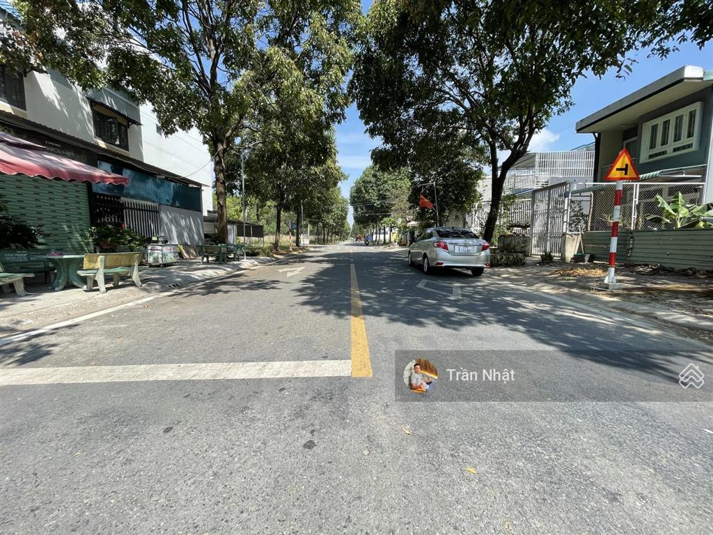 Chính chủ cần bán gấp góc 2 mặt tiền giá ngộp tại trung tâm tp mới đang có thu nhập 15tr/tháng