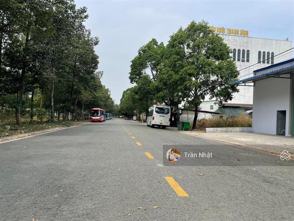 Chính chủ cần bán gấp lô đất mặt tiền siêu đẹp tại trung tâm tp mới , đối diện vòng xoay metro