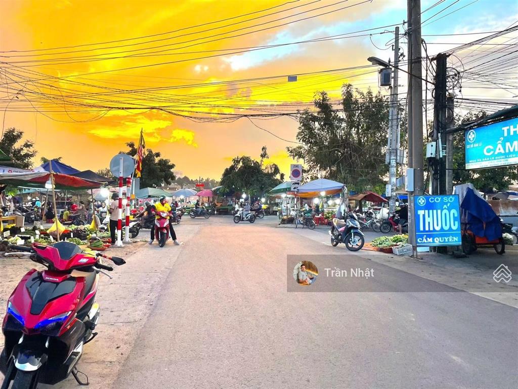 Chính chủ cần bán gấp lô đất mặt tiền đường phú chánh 33 ngay chợ phú chánh a giá tốt