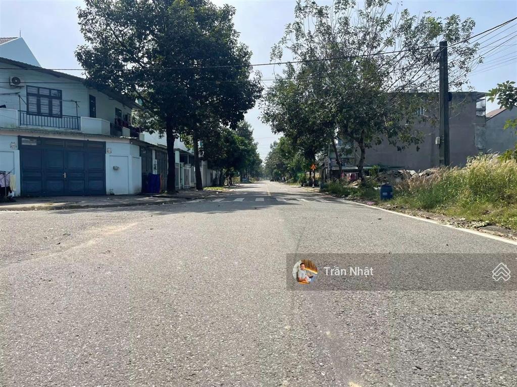 Cần bán gấp lô đất đối diện công viên rất đẹp, giá ngộp tại trung tâm tp mới bình dương