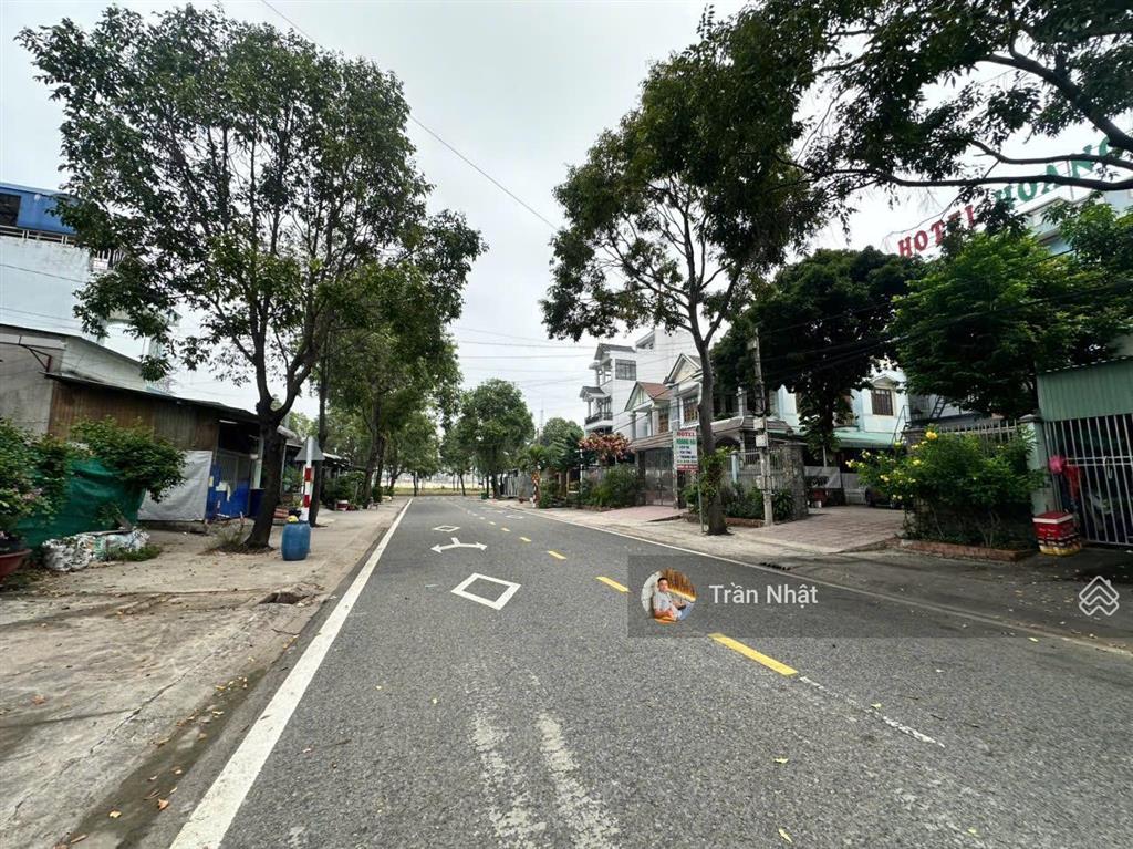 Chính chủ cần bán gấp lô đất ngay khu đô thị mới đường db10 trung tâm tp mới giá tốt