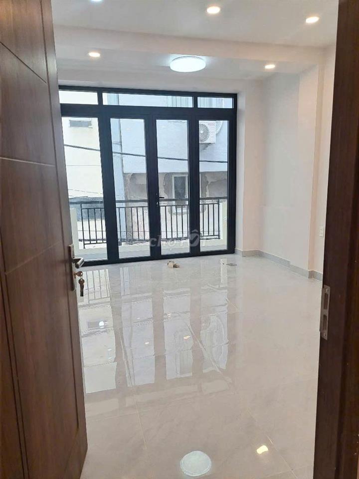Cho thuê nhà nguyên căn Q10, mới xây, đẹp sạch sẻ: giá 17tr/1 tháng. 