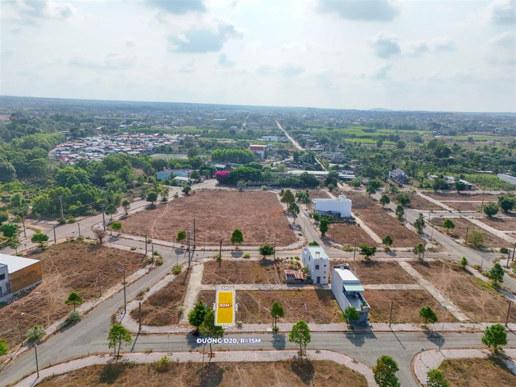 Bán đất tại d20, giá tốt, 90m2, đối diện chợ  tttm sonadezi suối nghệ