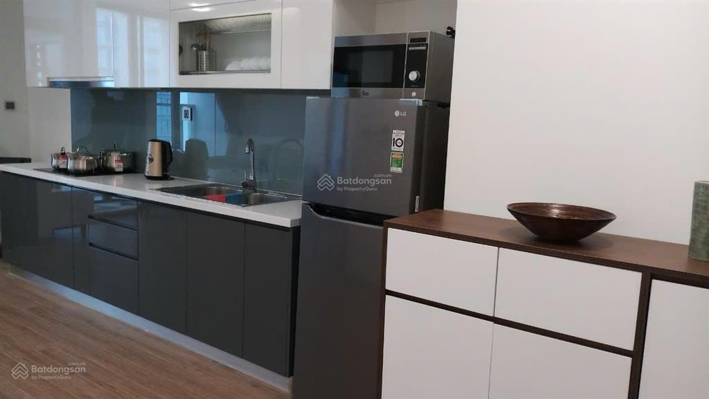 Cho thuê căn hộ 1 phòng ngủ đầy đủ nội thất tại vinhomes metropolis giá 22tr/tháng  0969 896 ***