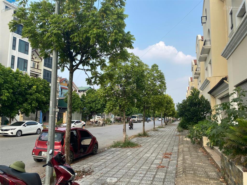 Cho thuê shopshoue mặt đường 39 nam an khánh 188m chỉ 20tr/tháng