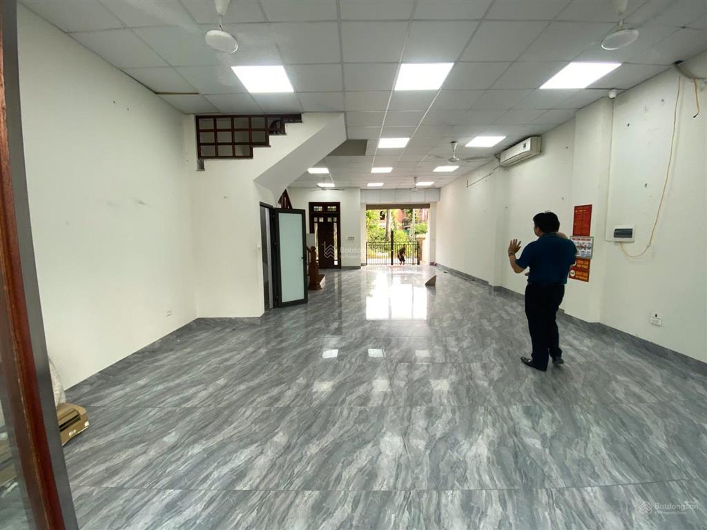 Cho thuê shopshoue mặt đường 39 nam an khánh 188m chỉ 20tr/tháng