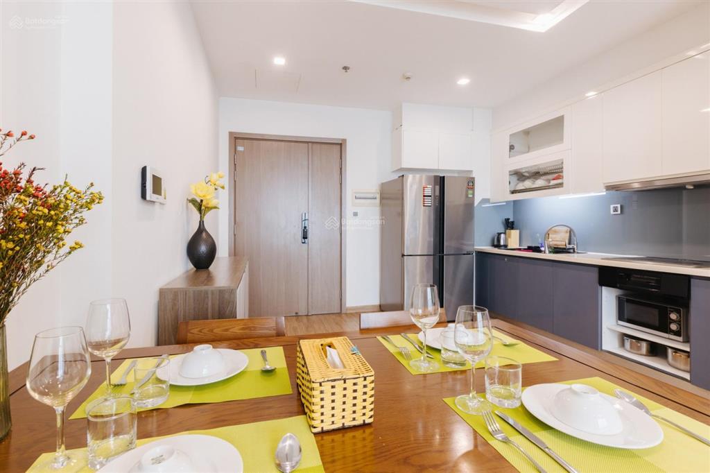 Cho thuê căn hộ 3 phòng ngủ đầy đủ đồ 35tr/tháng tại vinhomes metropolis  0969 896 ***