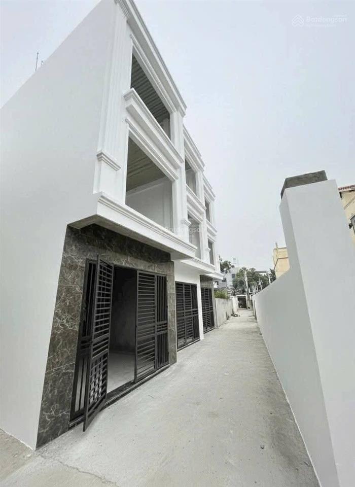 Cho thue nhà 3 tầng tại song phương sơn đồng hà nội, oto đỗ gần,  0915 861 ***