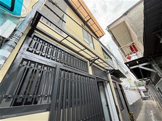 Nhà mới 2 tầng trung tâm tây nha trang sổ hoàn công chỉ 2 tỷ 580tr