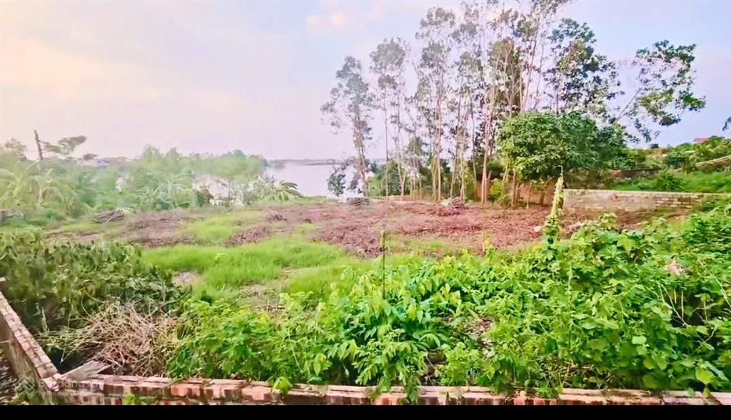 Bán toàn bộ hoặc 1/2 đất đẹp mặt hồ to đẹp hà nội đất mặt hồ 600m2 có 400m2 đất ở phú cát