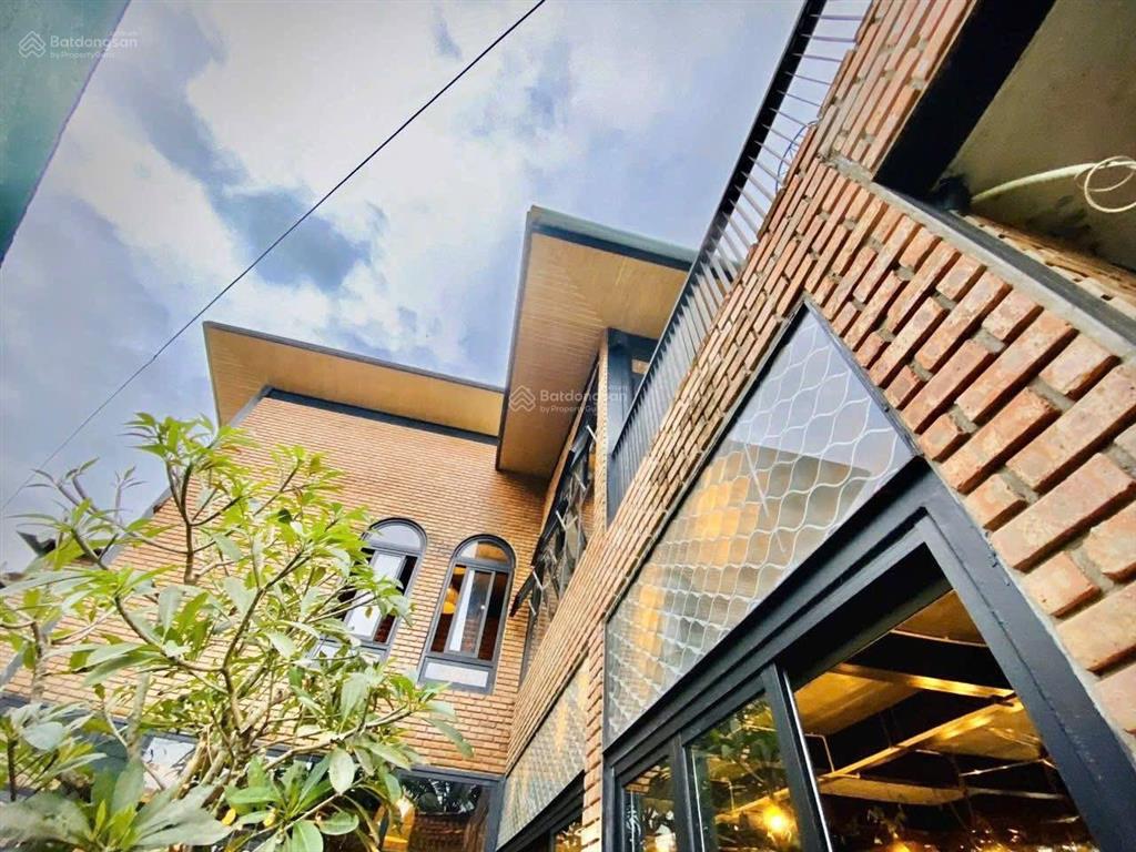 Cần bán quán cafe kết hợp vừa ở vừa kd đẹp nhất hoà khương