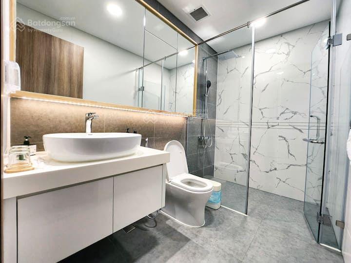 Bán siêu phẩm 02pn sunwah, tháp whitehouse (wh10) view trực diện sông  bitexco và toàn thành phố.