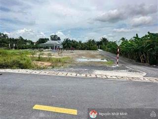 Bán 1000m2 đất có sẵn 884m2 thổ cư  3 mặt tiền hiện hữu