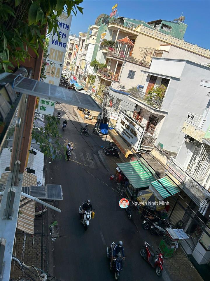 Bán nhà sát chợ phan thiết  mặt tiền nguyễn huệ  nở hậu