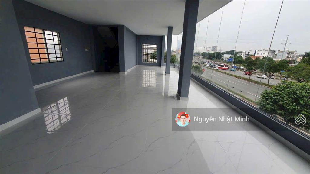 Bán nhà 4 tầng mặt tiền phạm văn đồng  vị trí kinh doanh sầm uất !