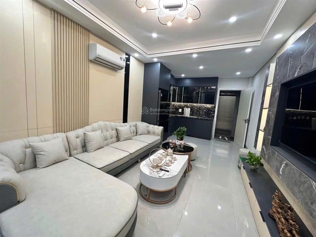 Đáo ngân hàng bán nhà long biên,100m ra ngã tư cổ linh,thạch bàn 40m 6t thang máy oto vào ~ 11 tỷ