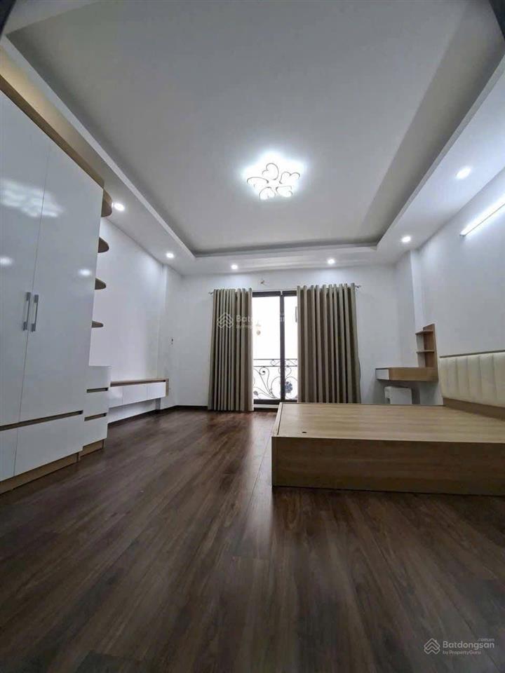 Bán nhà long biên 34m2 5t full đồ, sân để xe  15m ôtô đi thông chỉ 6,65 tỷ ctl thiện chí. ảnh thật