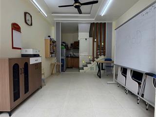 Nhà dân xây 5tầng ôtô vào, 50m ra ngã tư cổ linh , thạch bàn. bán gấp nhanh hơn 6 tỷ ctl