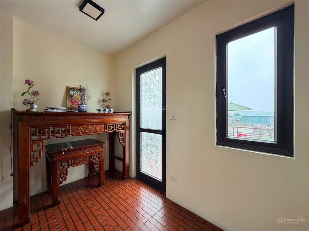 Nhà dân xây 5tầng ôtô vào, 50m ra ngã tư cổ linh , thạch bàn. bán gấp nhanh hơn 6 tỷ ctl