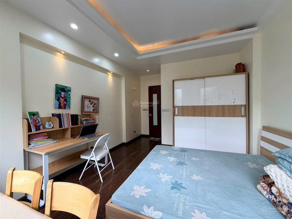 Nhà dân xây 5tầng ôtô vào, 50m ra ngã tư cổ linh , thạch bàn. bán gấp nhanh hơn 6 tỷ ctl