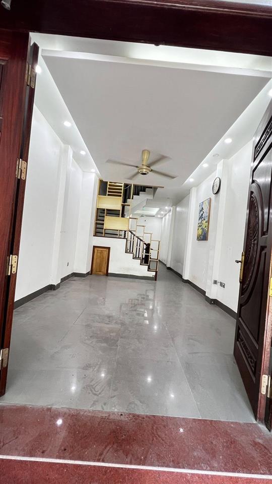 Bán nhà dân xây chợ thạch bàn  ngã tư cổ linh 55m2 4 tầng ô tô đỗ cửa chỉ 10 tỷ có tl