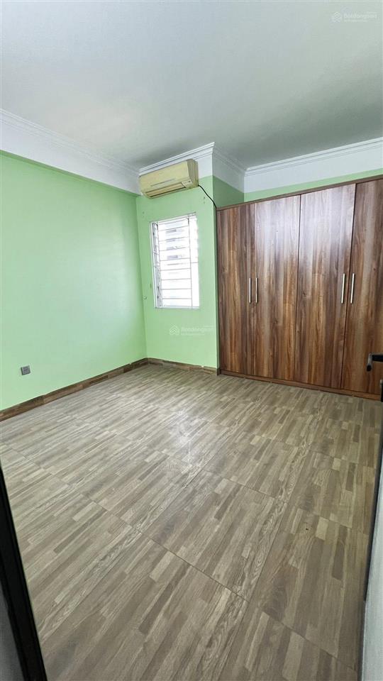 Bán nhà dân xây chợ thạch bàn  ngã tư cổ linh 55m2 4 tầng ô tô đỗ cửa chỉ 10 tỷ có tl