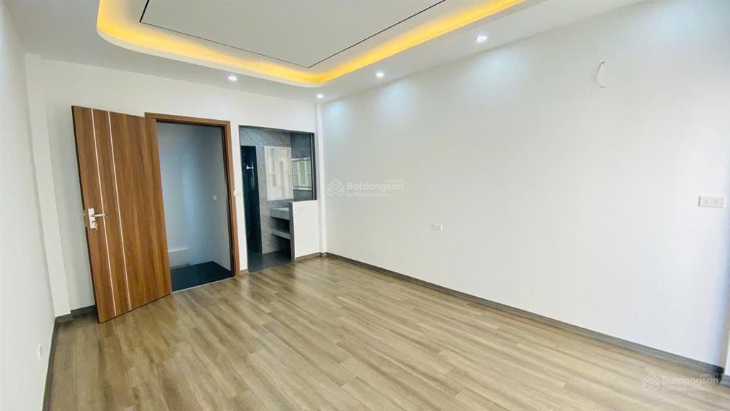 Bán nhà đàm quang trung cổ linh long biên, 100m ra chân cầu vĩnh tuy 38m2 5t full đồ chỉ 6,4 tỷ ctl
