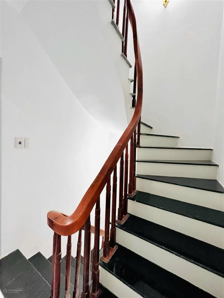 Bán nhà cổ linh thạch bàn 31m2 5t ngõ rộng  ôtô đỗ cổng  nhà mới tinh bán nhanh 7 tỷ. ảnh thật