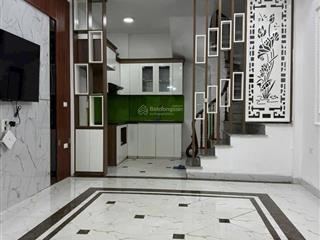 Bán nhà long biên 30m2 5 tầng full đồ ở luôn, ngõ nông, k lỗi,k quy hoạch 5.65 tỷ ctl.ảnh thật 100%