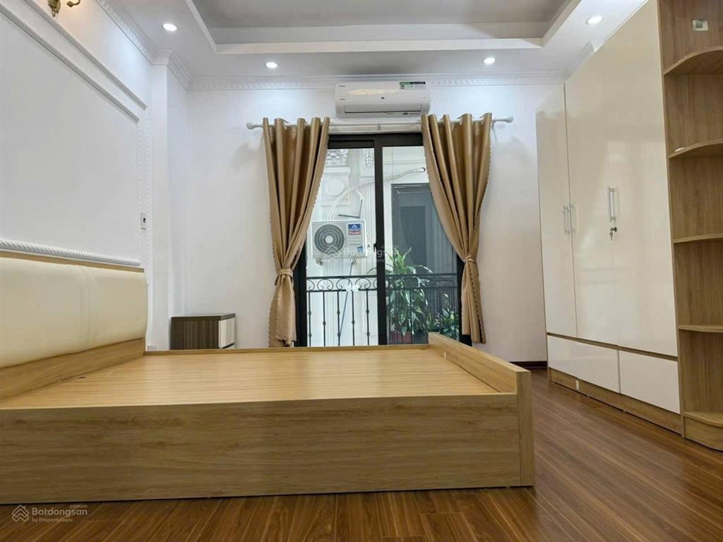 Bán nhà long biên 30m2 5 tầng full đồ ở luôn, ngõ nông, k lỗi,k quy hoạch 5.65 tỷ ctl.ảnh thật 100%