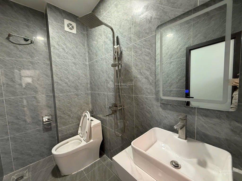 Bán nhà long biên bát khối 31m2 5tầng mới 5,95tỷ ctl sổ đất đẹp k lỗi k quy hoạch, oto cách 1 nhà