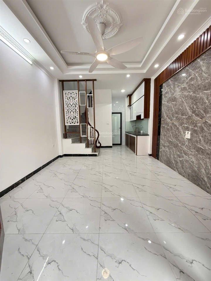 Bán nhà long biên bát khối 31m2 5tầng mới 5,95tỷ ctl sổ đất đẹp k lỗi k quy hoạch, oto cách 1 nhà