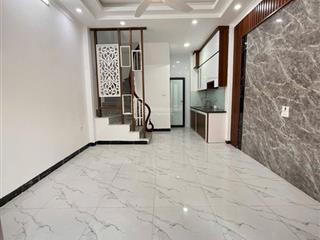 Bán nhà long biên bát khối 31m2 5tầng mới 5,95tỷ ctl sổ đất đẹp k lỗi k quy hoạch, oto cách 1 nhà