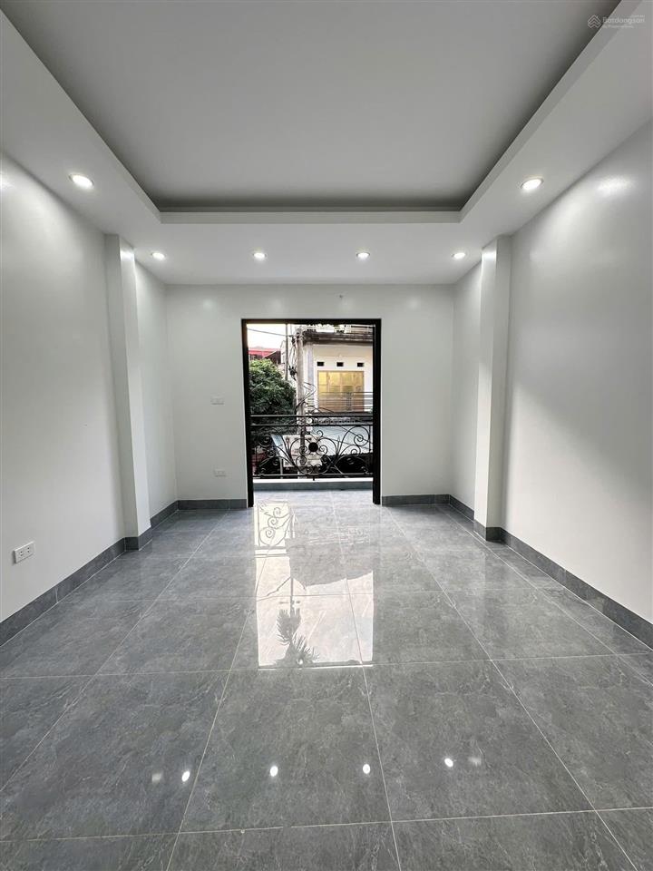 Bán nhà dân thạch bàn như ảnh 33m 5 tầng  lô góc  ngõ trước nhà 4m giá hơn 6 tỷ. k lỗi ở luôn