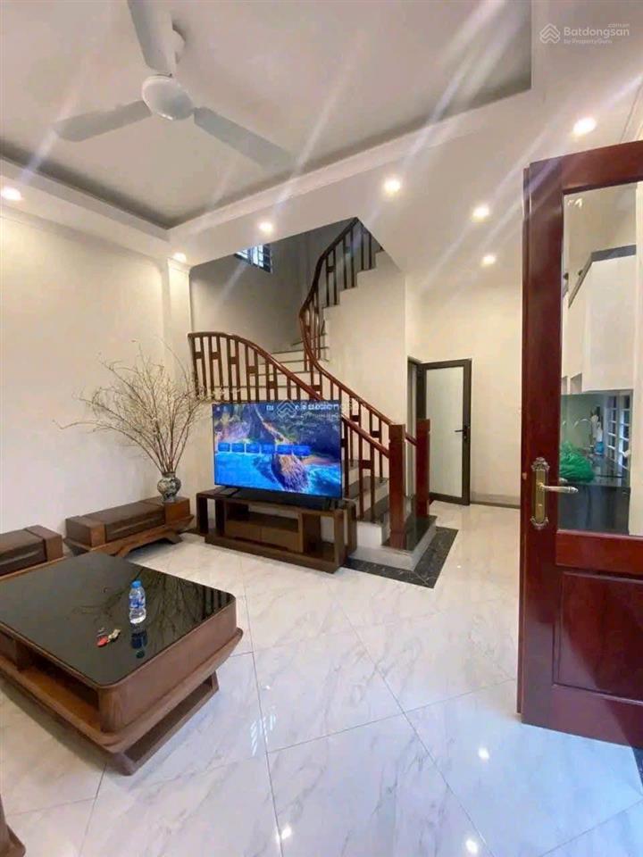 Bán nhà cổ linh thạch bàn 35m2 5 tầng sân cổng riêng, full nội thất ở luôn  6,5 tỷ ctl