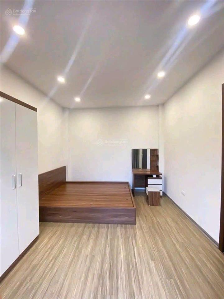 Bán nhà cổ linh thạch bàn 35m2 5 tầng sân cổng riêng, full nội thất ở luôn  6,5 tỷ ctl