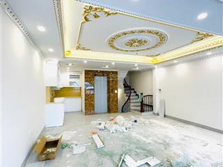 Chính chủ đáo hạn bán nhanh thạch bàn cổ linh 46m 6 tầng thang máy8.6 tỷ mới tinh