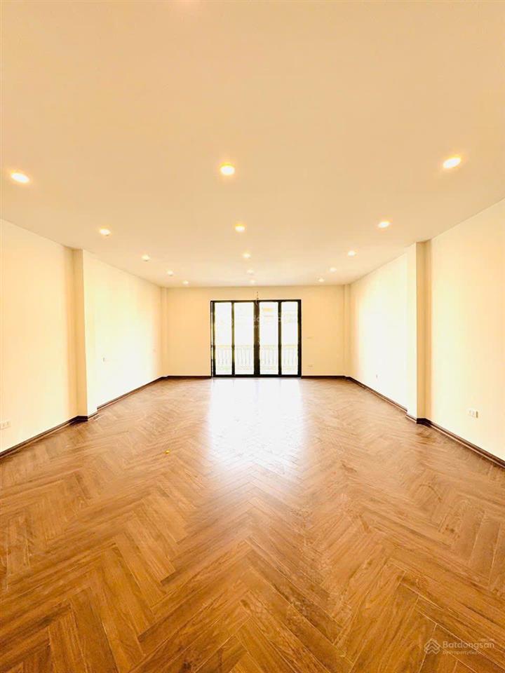 Chính chủ đáo hạn bán nhanh thạch bàn cổ linh 46m 6 tầng thang máy  8,6 tỷ mới tinh
